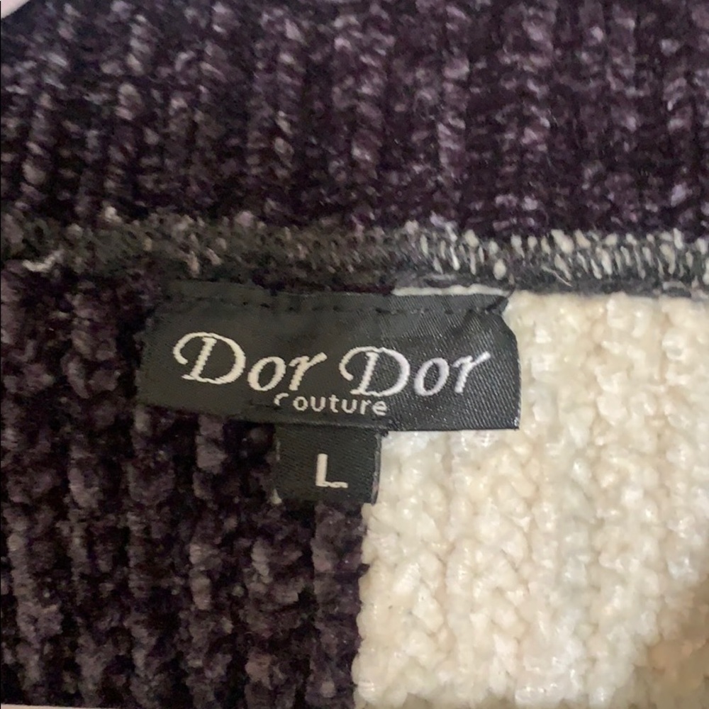 Sweater - Picture 3 of 3
